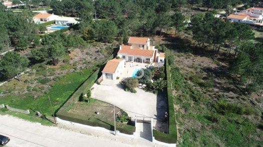 SPACIOUS  3 BEDROOM VILLA WITH POOL AND ANNEX