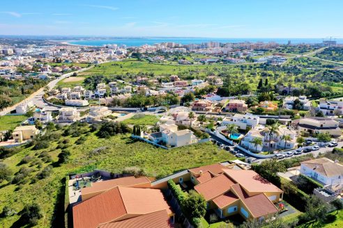 Urban plot of land in Atalaia near the Boavista golf.
