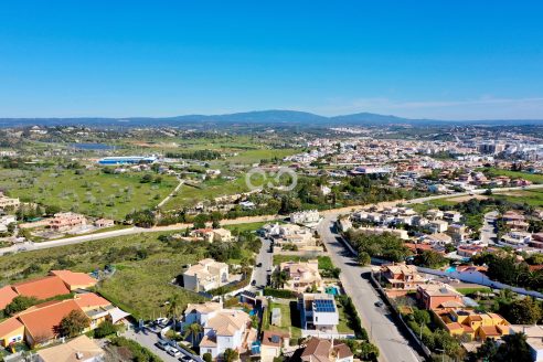 Urban plot of land in Atalaia near the Boavista golf.