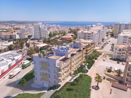 3 bedroom apartments with roof top swimming pool