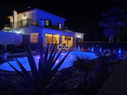 Incredible 5 Bedroom Villa with Pool, Vale da Telha