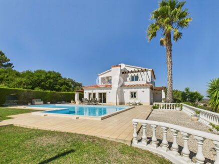 EXCEPTIONAL VILLA IN VALE DA TELHA