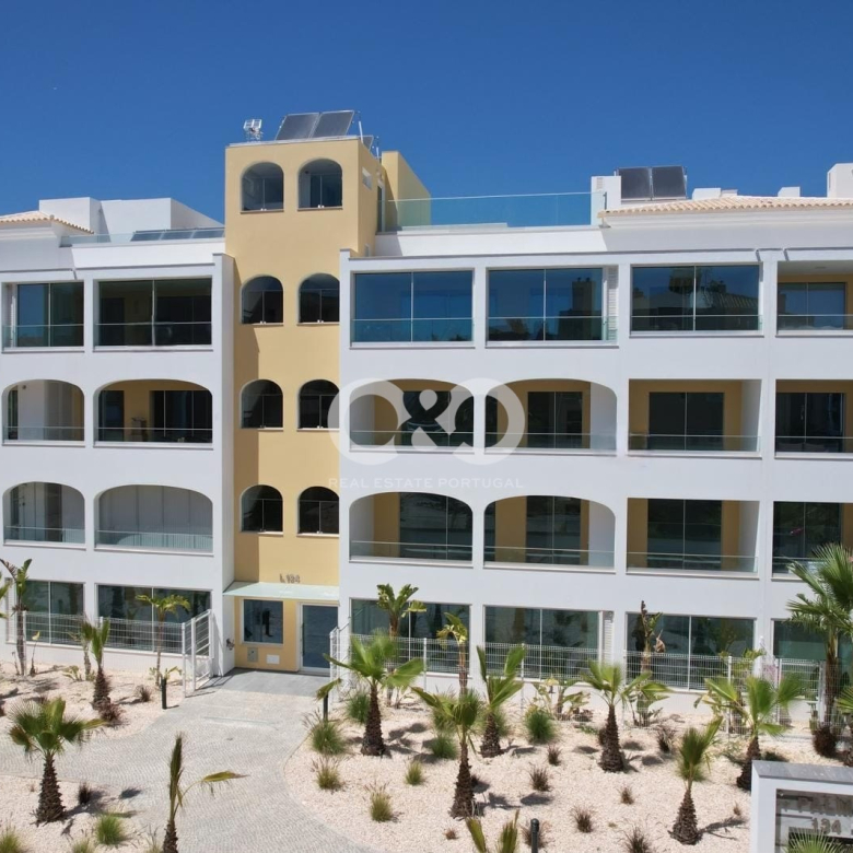 2 bedroom apartments with rooftop pool