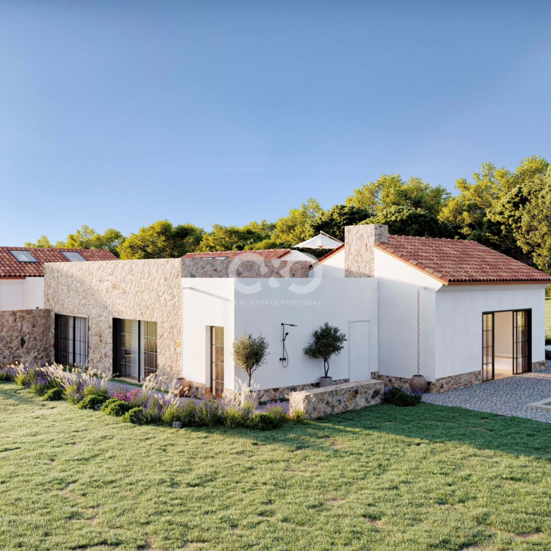 2.8 Hectares of Land with building permission and project 5minutes from the centre of Luz