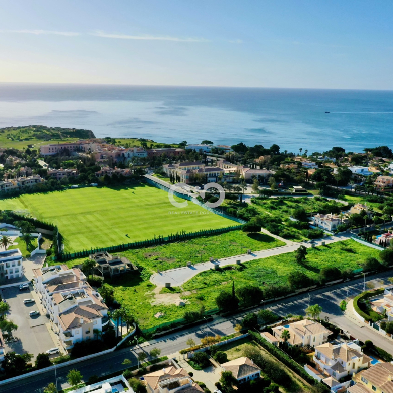 Perceel grond op Cascade resort met 1193m2 met vergunning voor het plannen van schetsen.