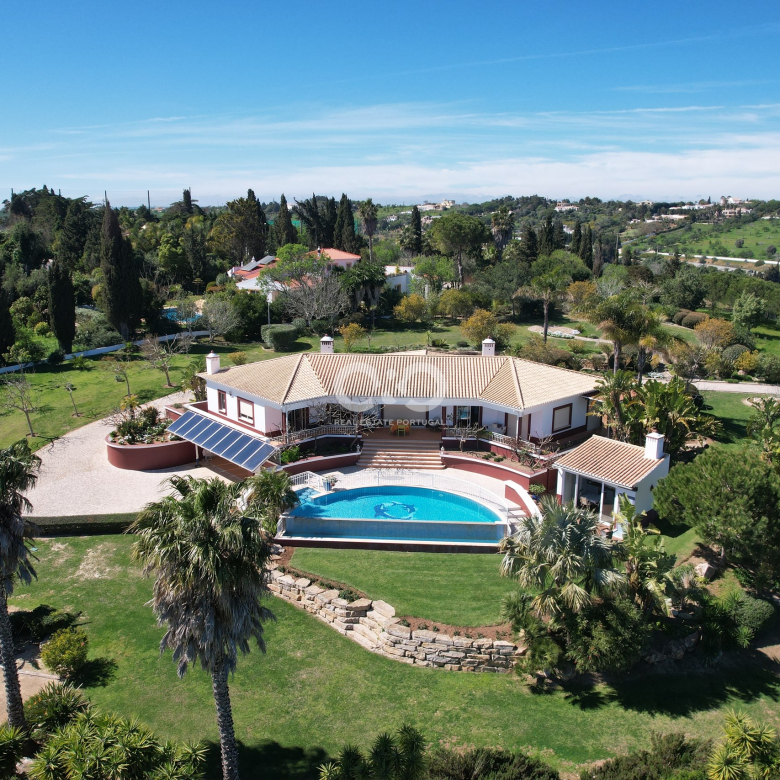 3 Bedroom Country House with Sea View – Near Lagos