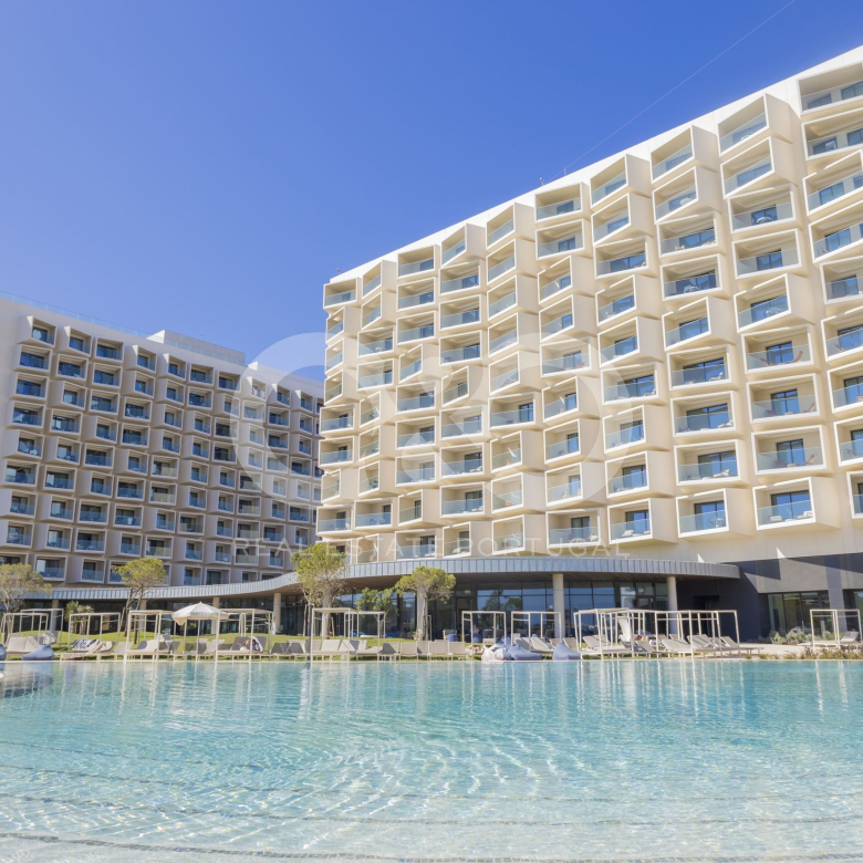 Luxury Sea View 2-Bedroom Apartment at “Sun Cliffs Resort”, Lagos
